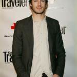 Adam Brody Biceps Size, Height, Weight, Body Measurements