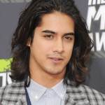 Avan Jogia Biceps Size Height Weight Body Measurements